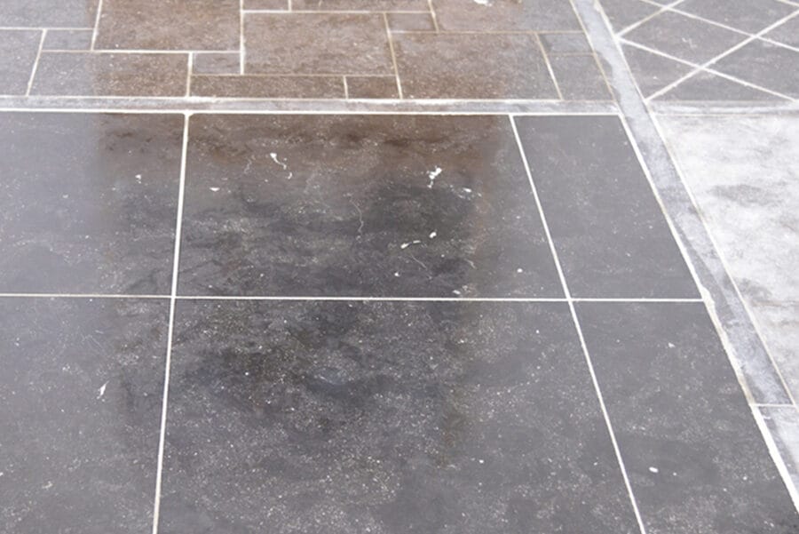 sprimontblue Sol en carrelage de pierre gris foncé avec des joints plus clairs